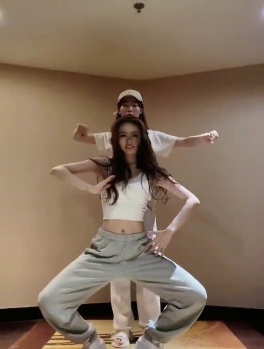  - #徐璐跳舞翻车# 