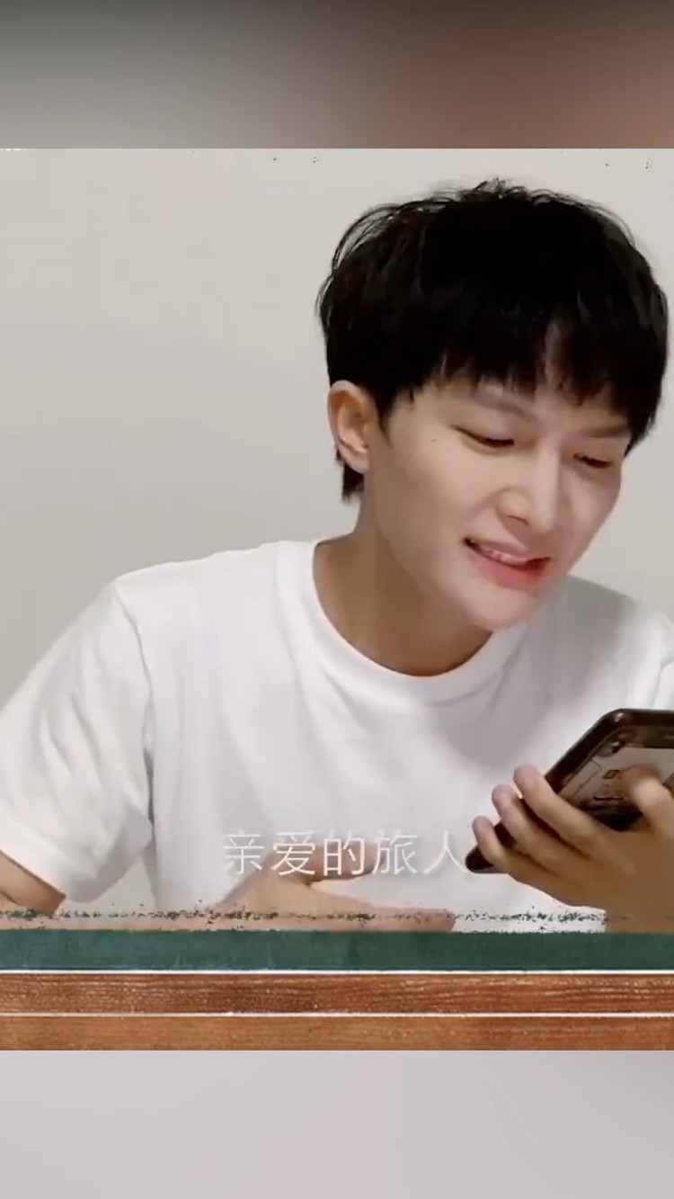 周深-《亲爱的旅人啊》好喜欢周深的嗓音啊