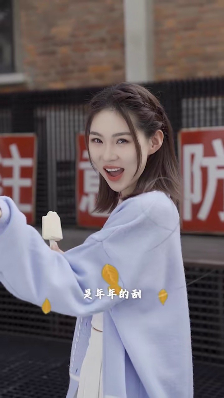 作为中华小曲库的你怎么还没听过阿悠悠原唱的伤人的爱呀明天还没学会