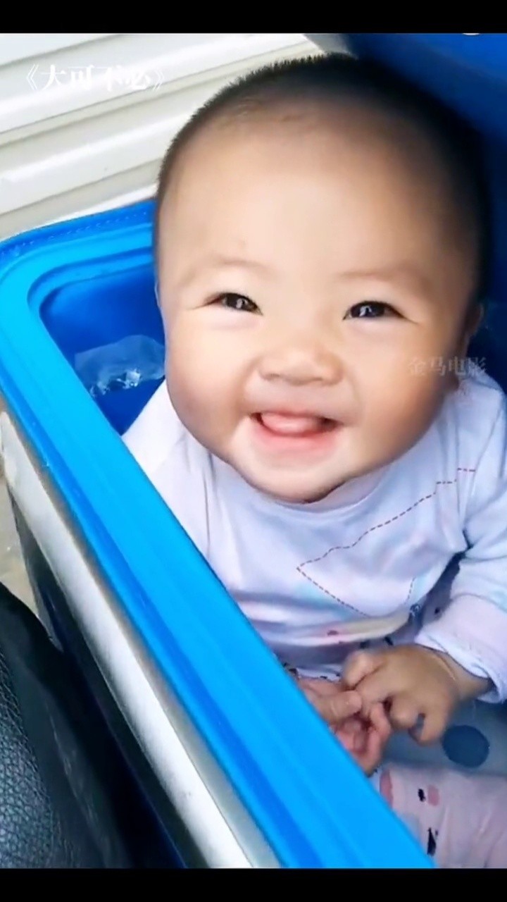 菲儿跟着爸爸送外卖3年了,这一路走来,有心酸,有感动,希望这不一样的