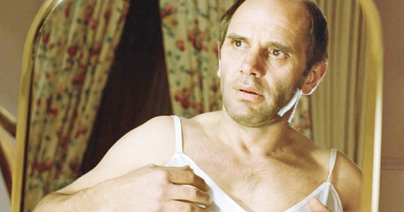 75亿人全部蒸发,男人成为唯一幸存者,他开始穿起了女孩衣服