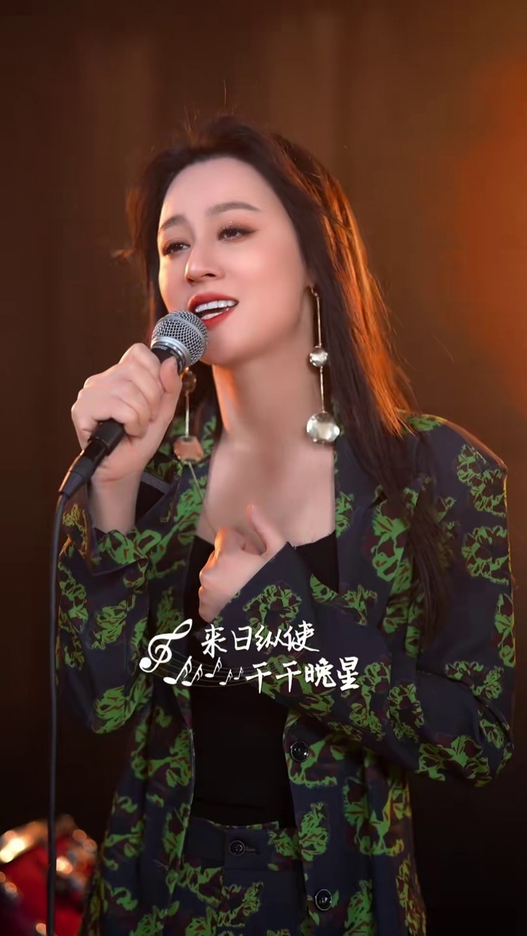 未完成的事,总让人念念不忘#千千阙歌 #唐艺大舞台 @唐艺生活小事