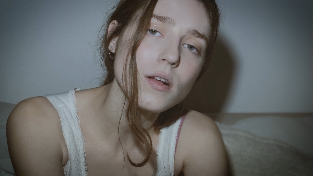 【mv首播】鸟妹birdy回归新单《surrender》