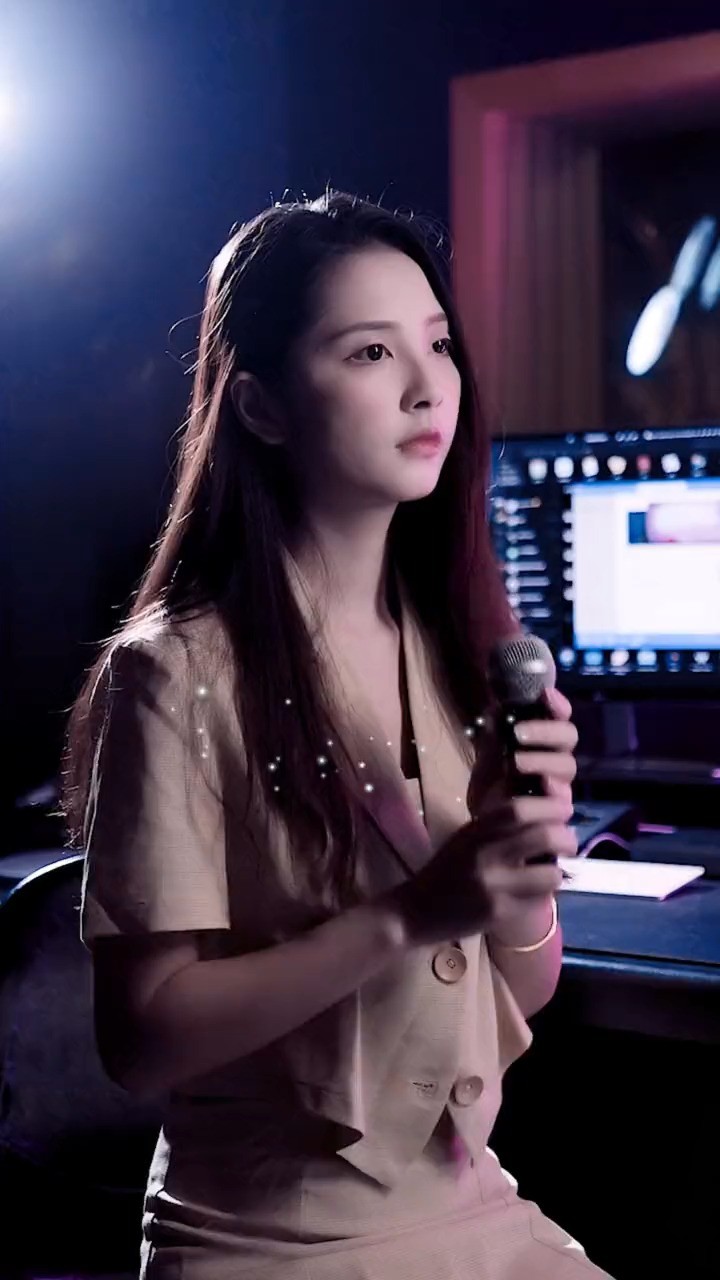 - 剩下的话,秋天我们慢慢说