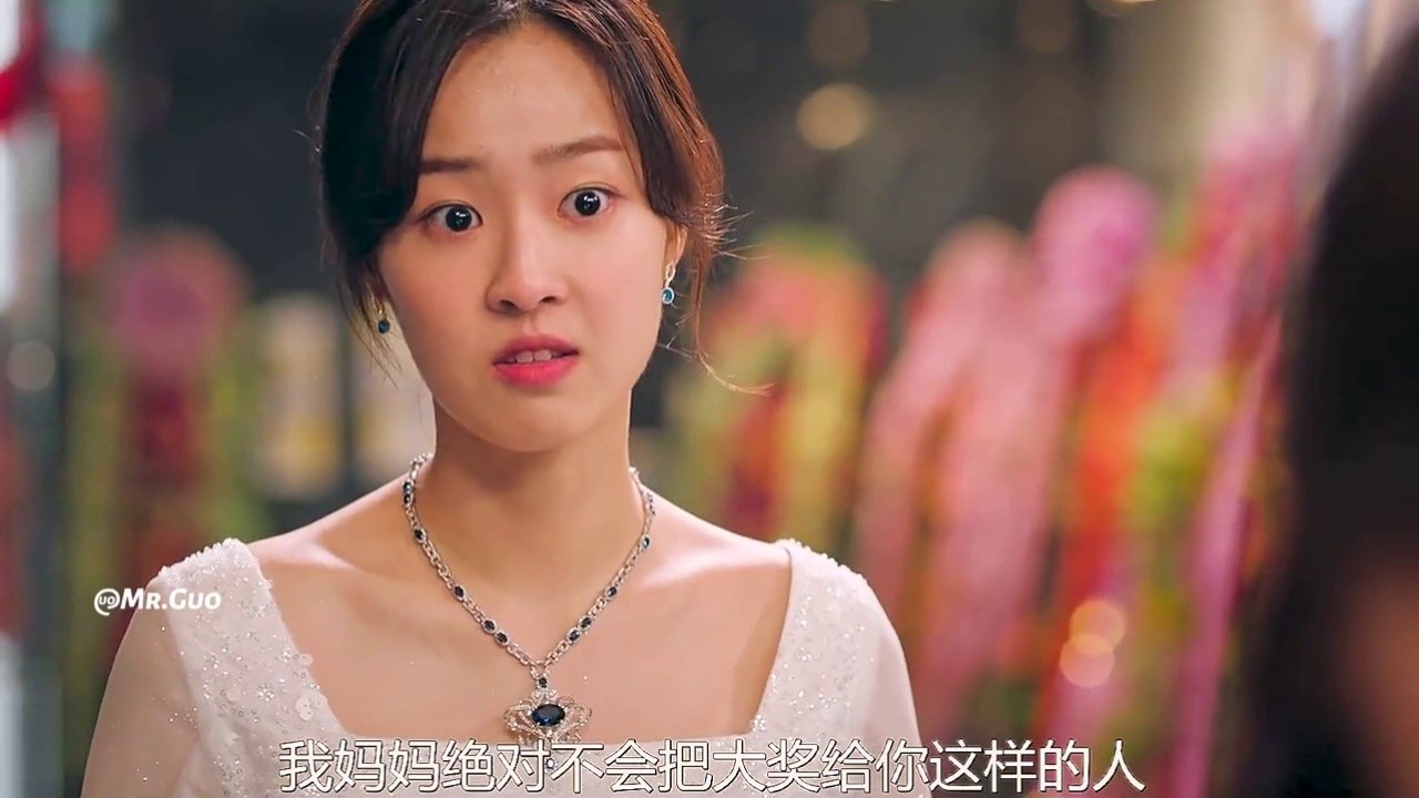 河恩星变成今天这个样子跟她妈妈千老师有非常大的关系,父母的言传身