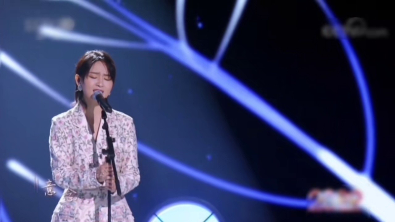 周笔畅 《如燕》 "回忆如繁花 思念似群燕 愿定格青春里的每一瞬煤妹