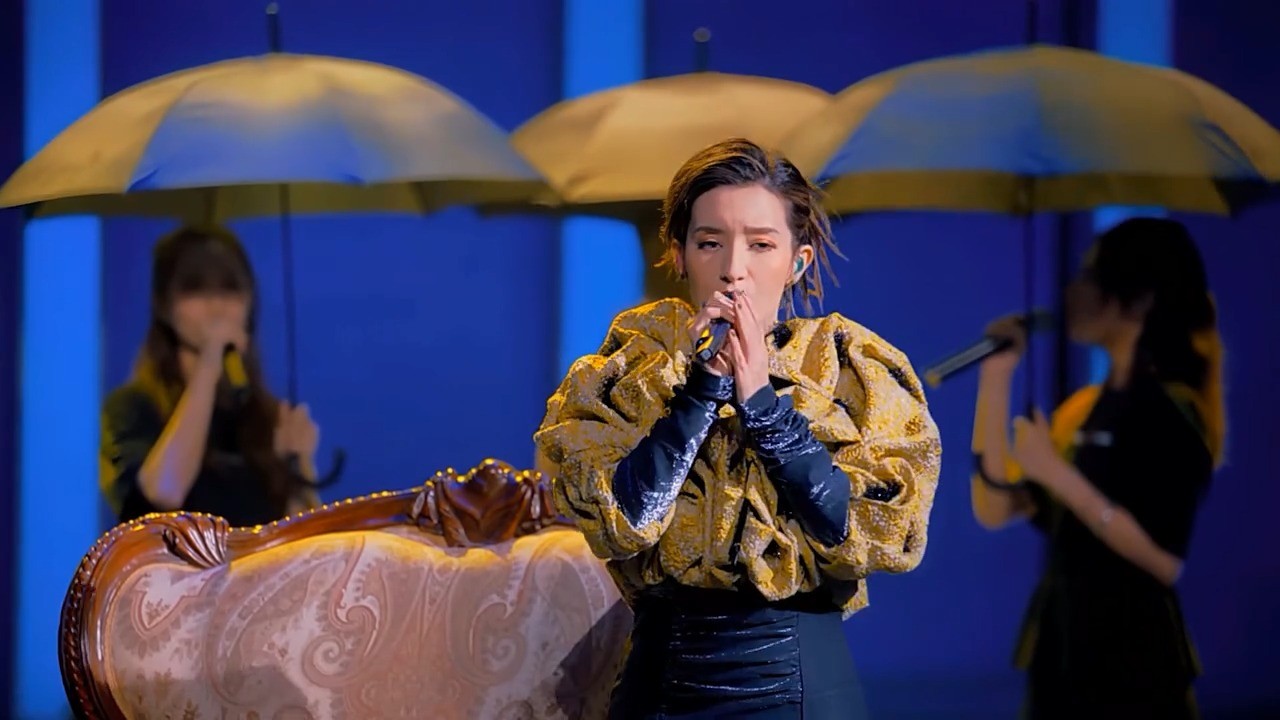 【4k收藏级画质】回味经典,梁心颐《下雨天》现场