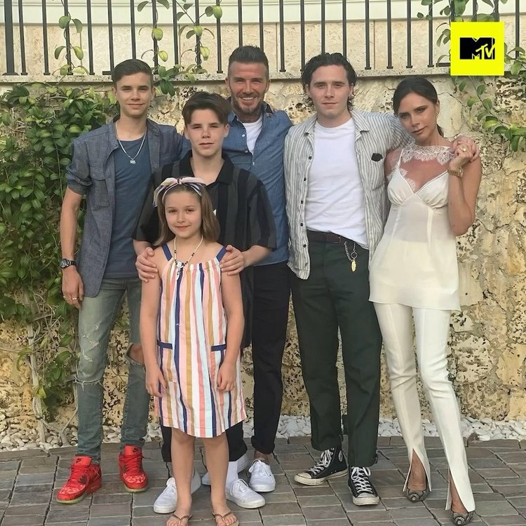  - “贝影”永远迷人！祝“小贝”贝克汉姆46岁生日快乐