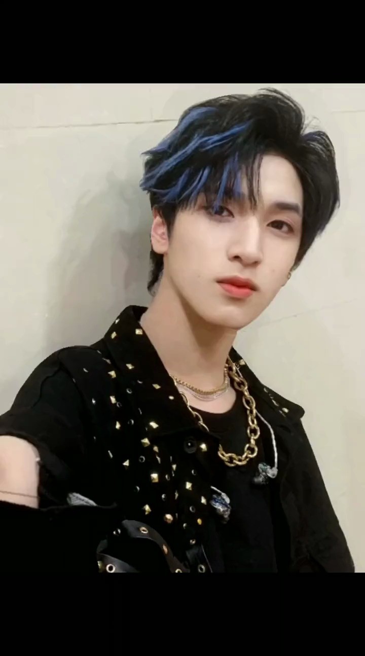 - 《少数派报告》 Tizzy T/VaVa毛衍七/Jony J/布瑞吉Bridge/黄旭