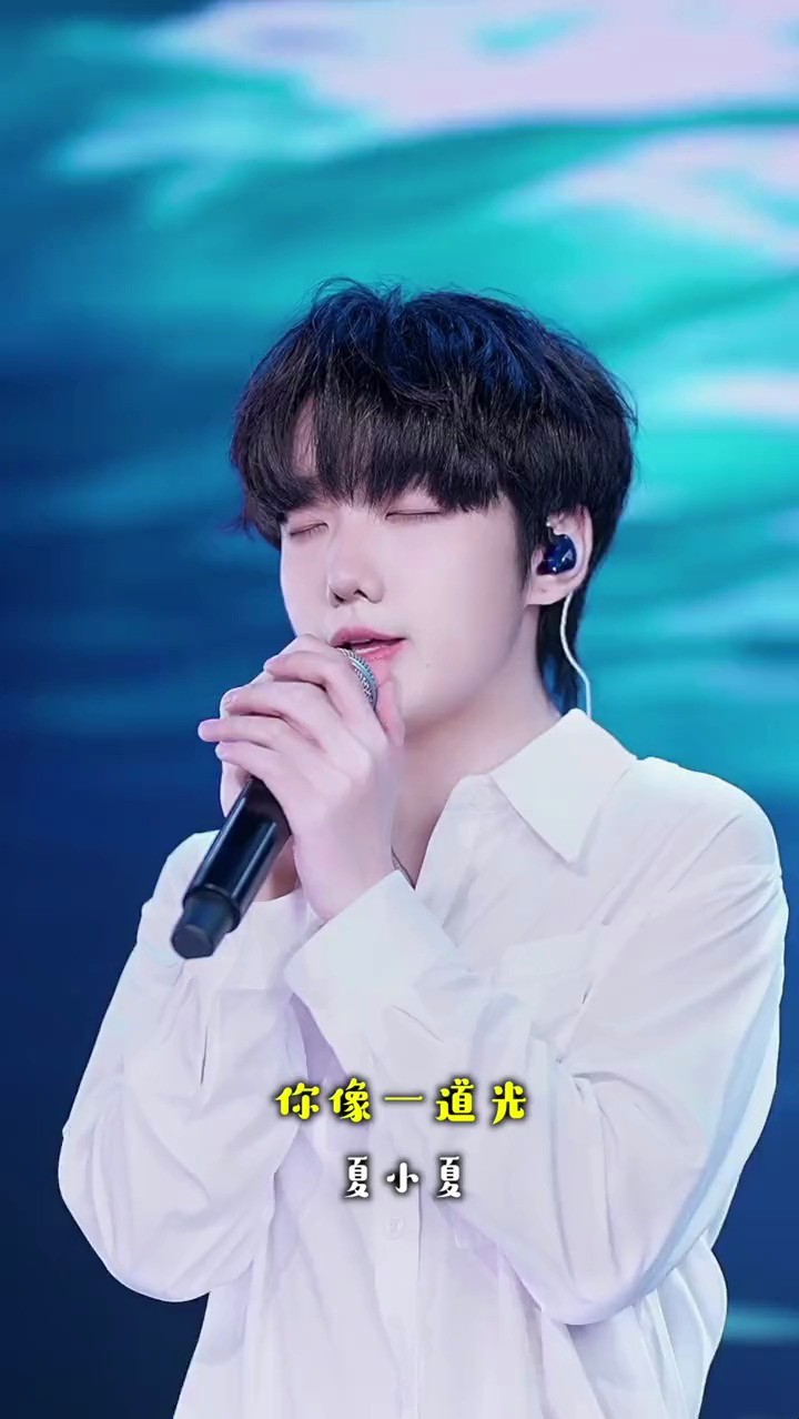 年轻的少年总是发着光的上传者:夏小夏61952021-09