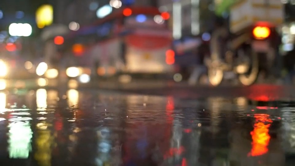  - 讨厌自己明明不甘平凡，却又不好好努力。