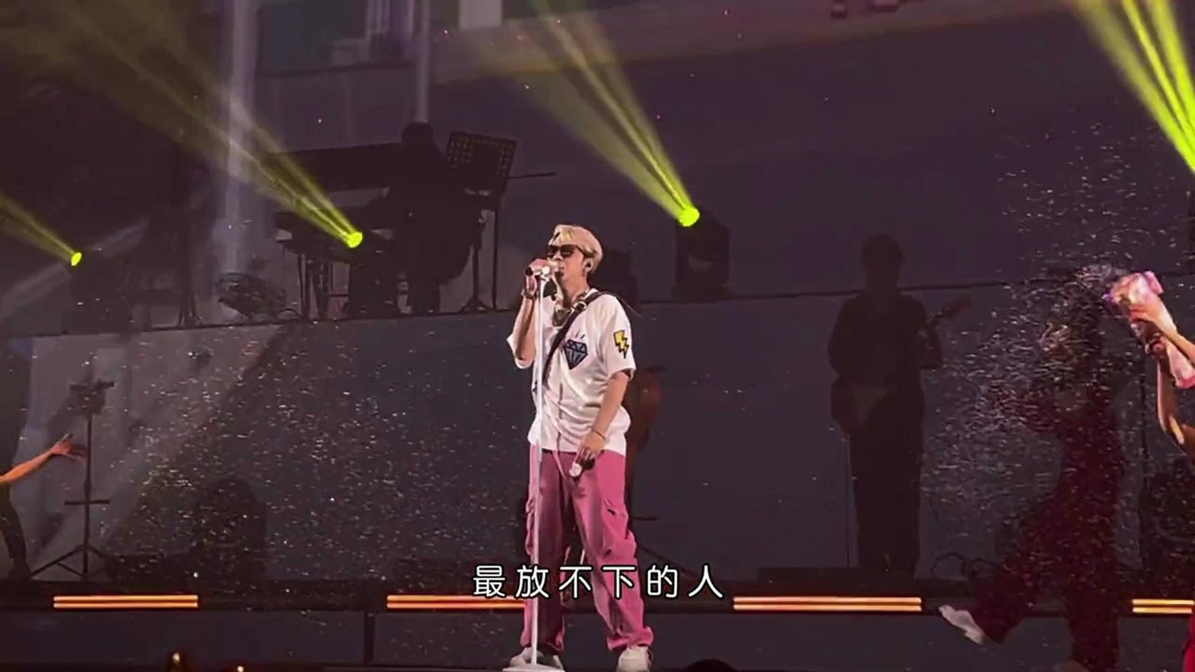 - 我想放弃的时候,求你别再对我笑了