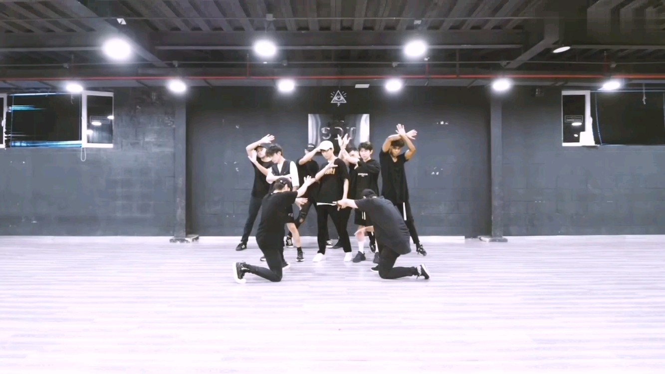  - 不管你们唱什么，只要你们唱，我们就一直听。