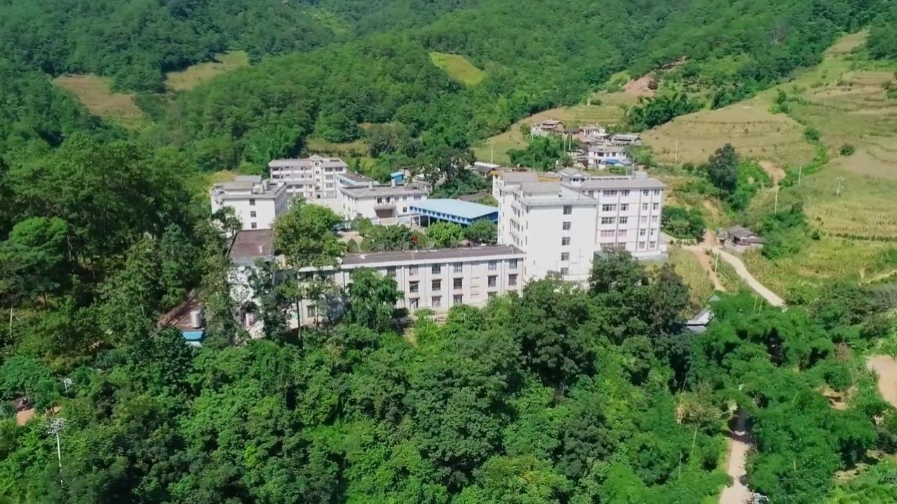 航拍景东文龙,川河上游的边陲小镇!