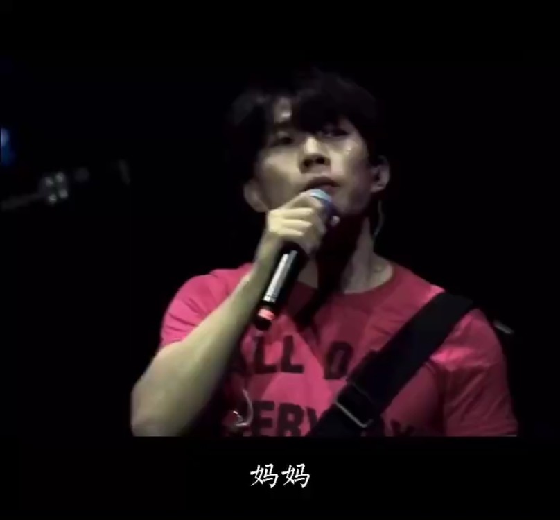 - 赵雷《背影》