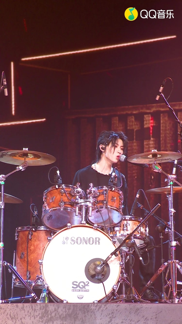 《作为怪物》马嘉祺直拍