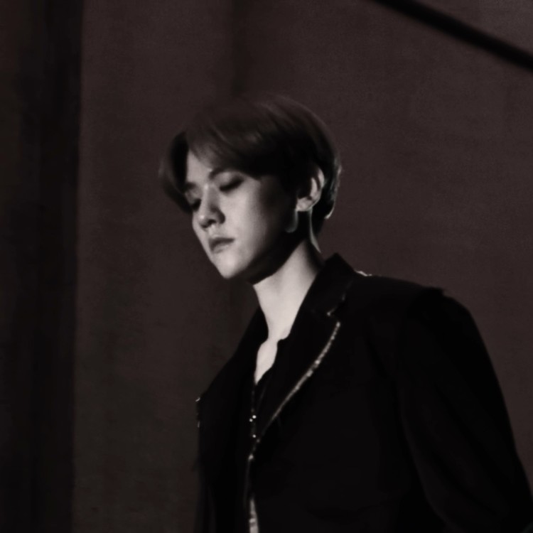 - 此刻我是乔滟滟