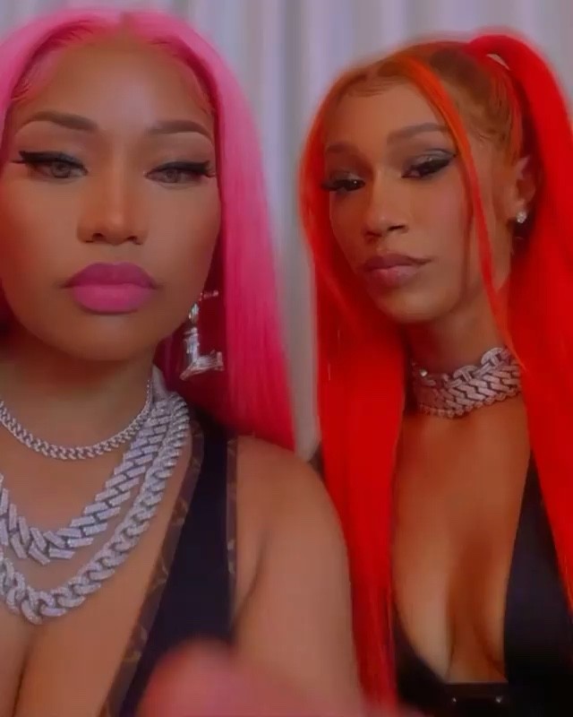 - 🔥WHOLE LOTTA MONEY💰 姐妹小视频👭