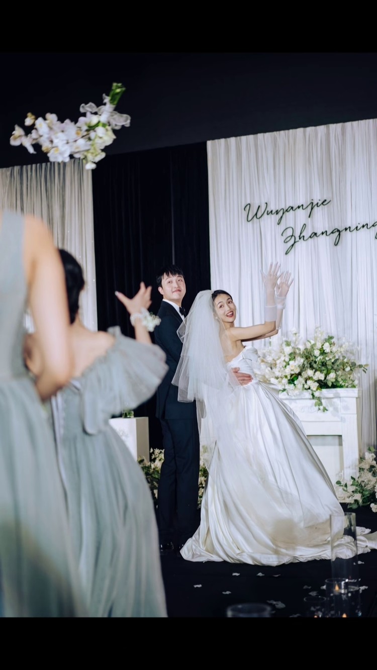 王鸥妹妹婚礼 #王鸥带何九华参加妹妹婚礼 #成都婚礼跟拍