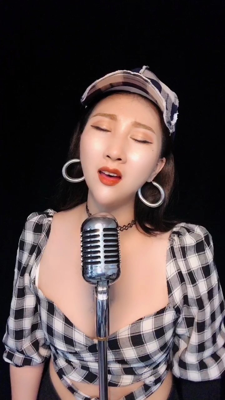  - 封面有点丑，别介意，😂