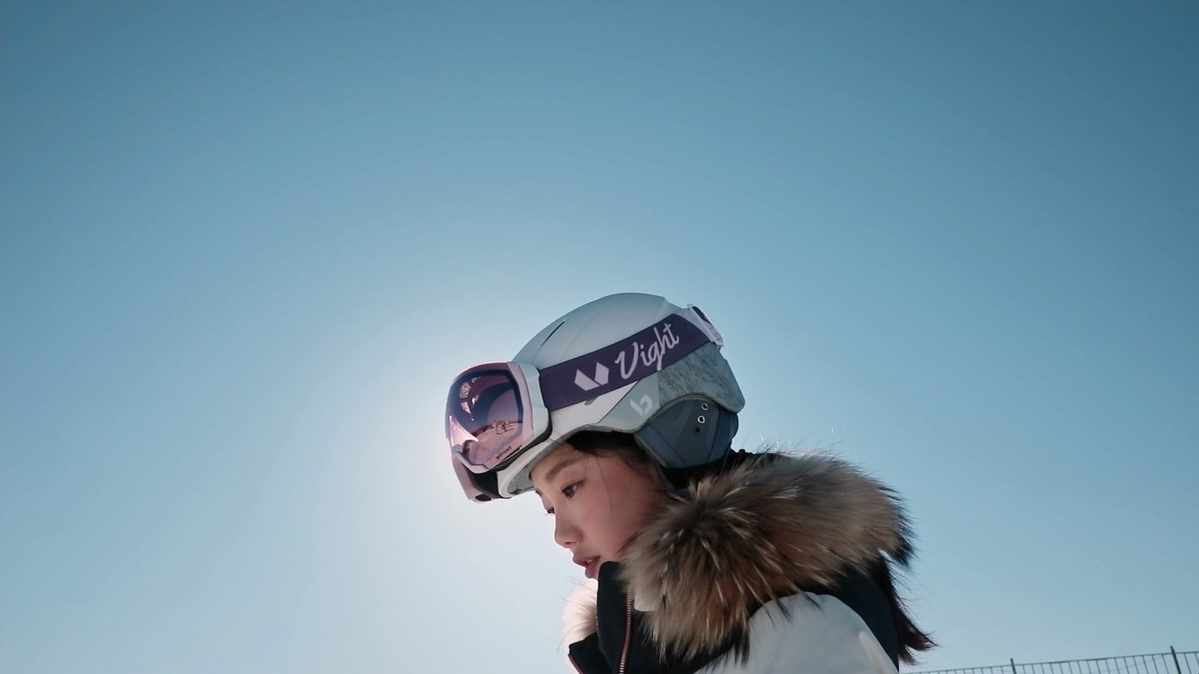 - 2022北京冬奥会原创宣传曲《初见冬方》