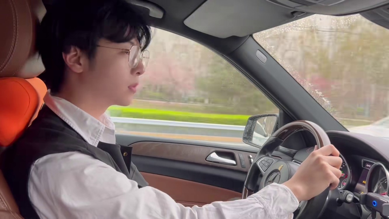 不送就嗷嗷哭!哄不好的那种…#邓泽鸣 #兄妹 #我的小尾巴 2