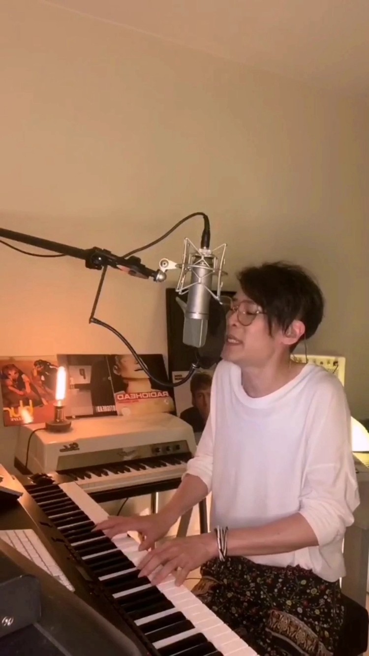  - 邓智伟 - 讲不出声-关菊英Susanna