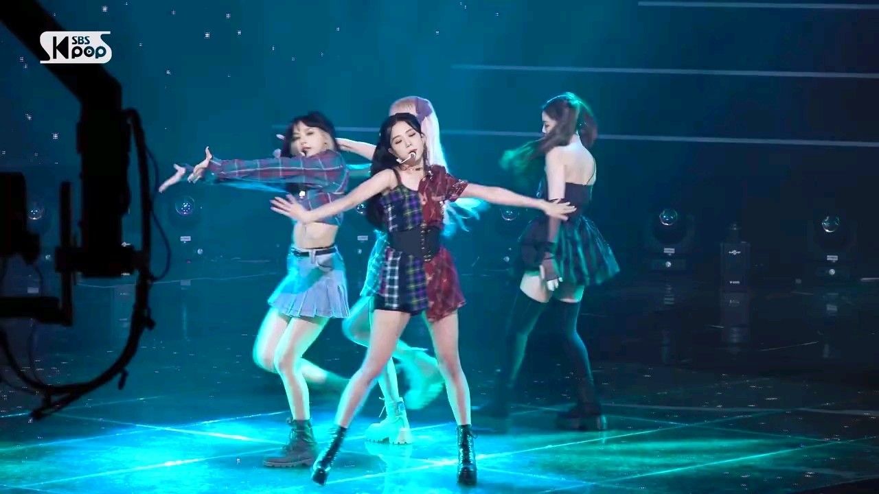 lovesickgirls电视表演舞台