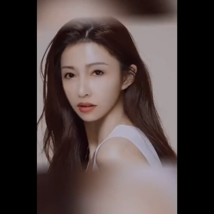  - 越行越孤独-吴情儿