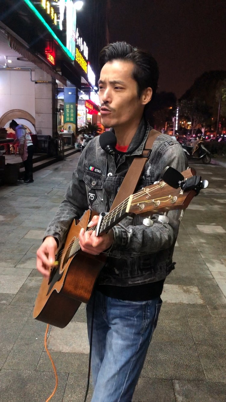 马博一首命里缺个你爽朗的歌声欢快的旋律人的命天注定