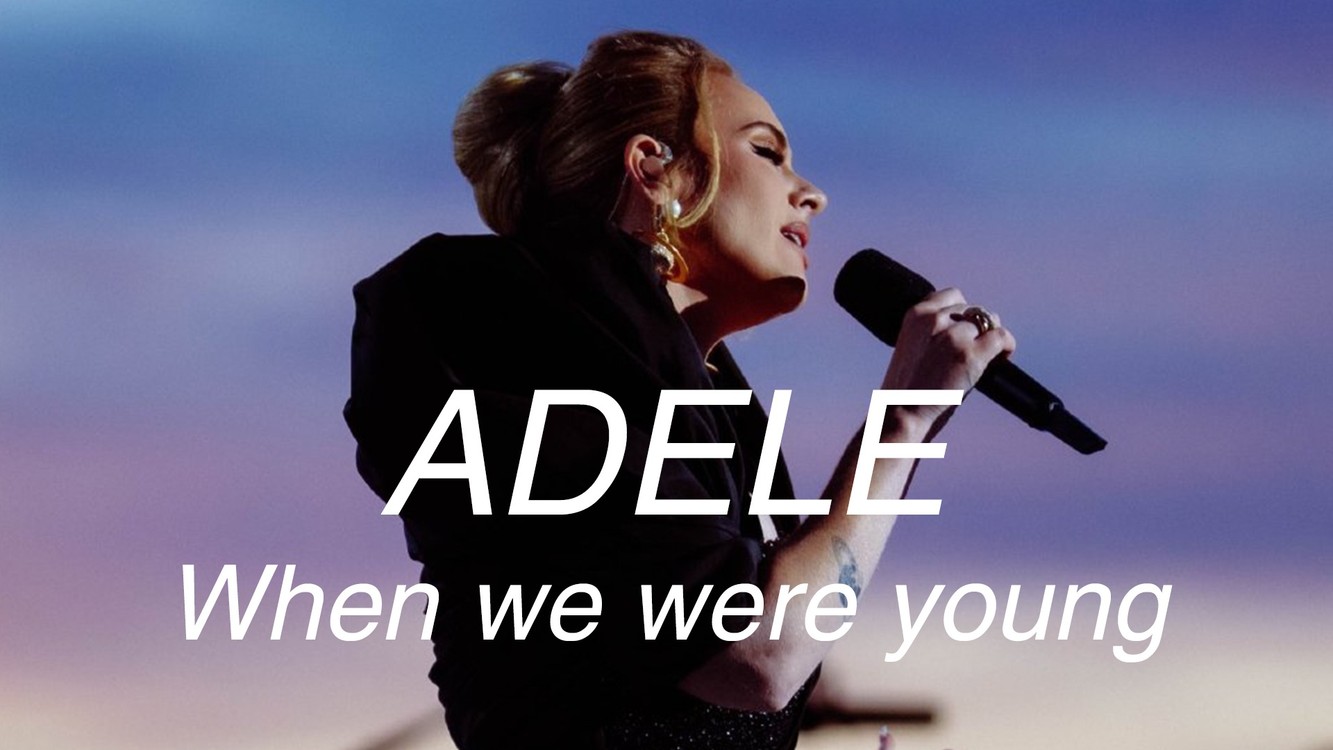 adele 獻唱when we were young背景牆也出現adele小時候的照片