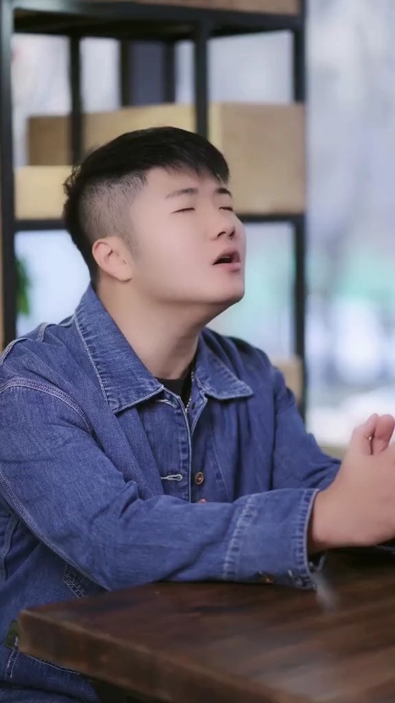 白小白《我们终究是错过》遇见你不容易,错过了会很可惜