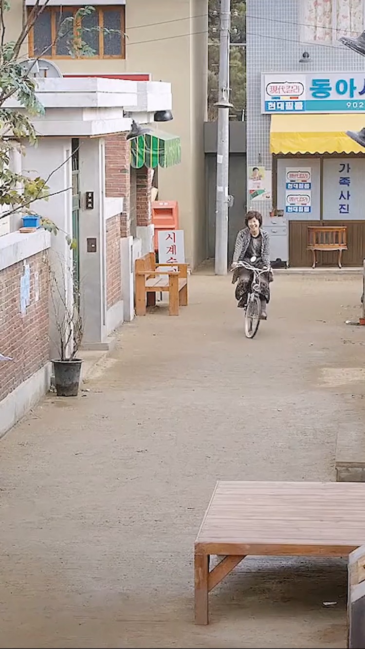 - 我们要一起甜到老呀~