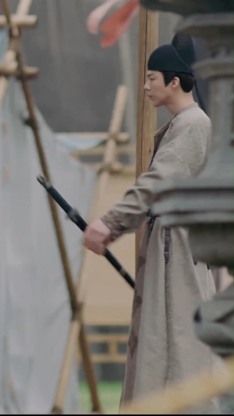  - 梦里笙箫奏旧乐，梦醒泪染胭脂面