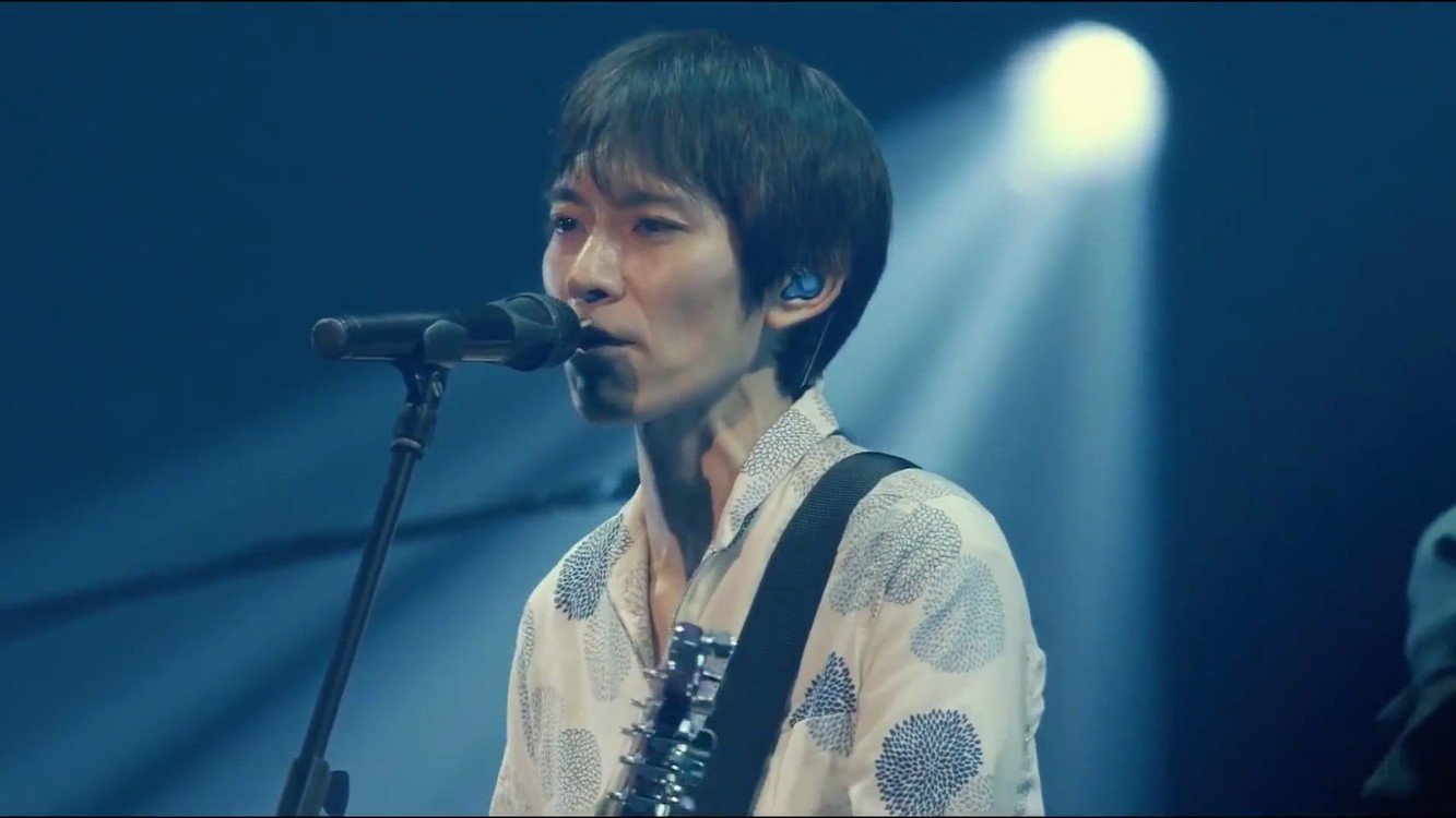  - 日剧《白线流》主题曲，#SPITZ#《空も飛べるはず》现场版