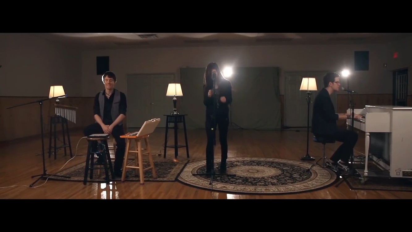  - 生活原本沉闷，但跑起来就有风