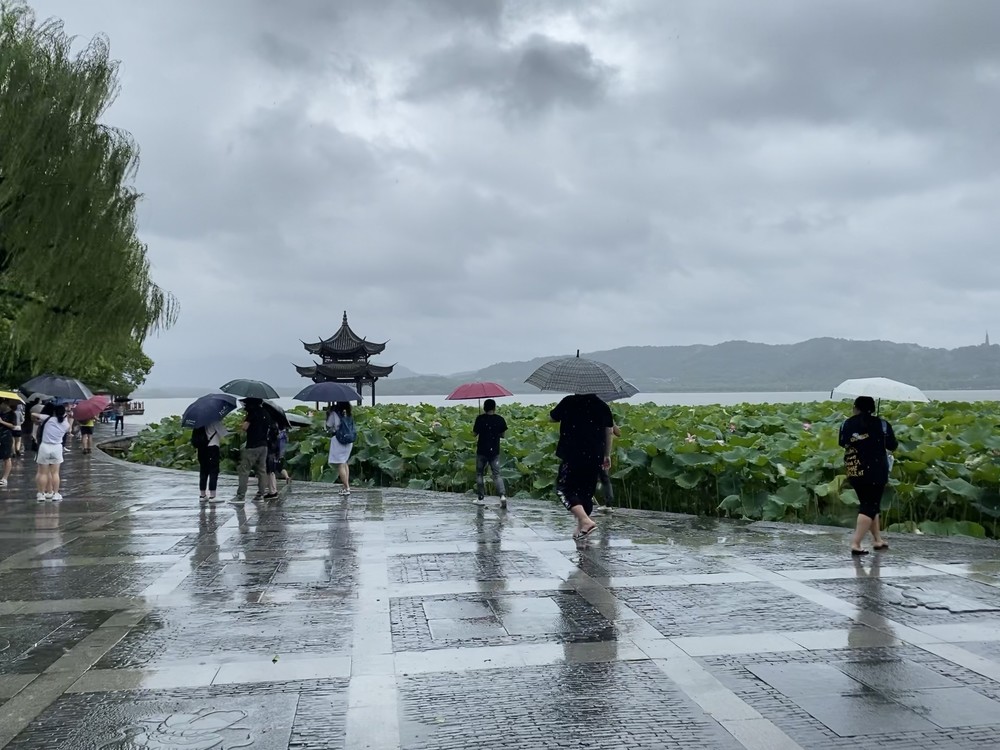  - 雨季的杭州