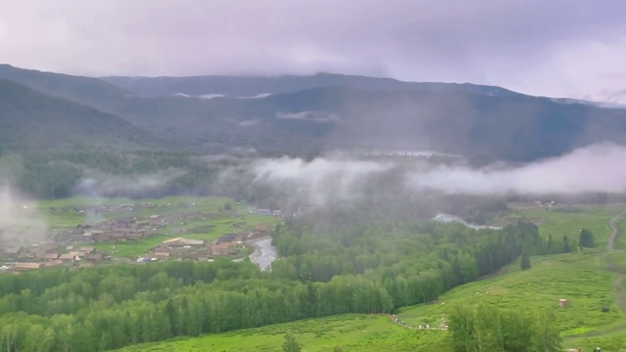 仙境云海 #禾木村 #新疆 新疆喀纳斯禾木村晨雾,太美了,像画卷!