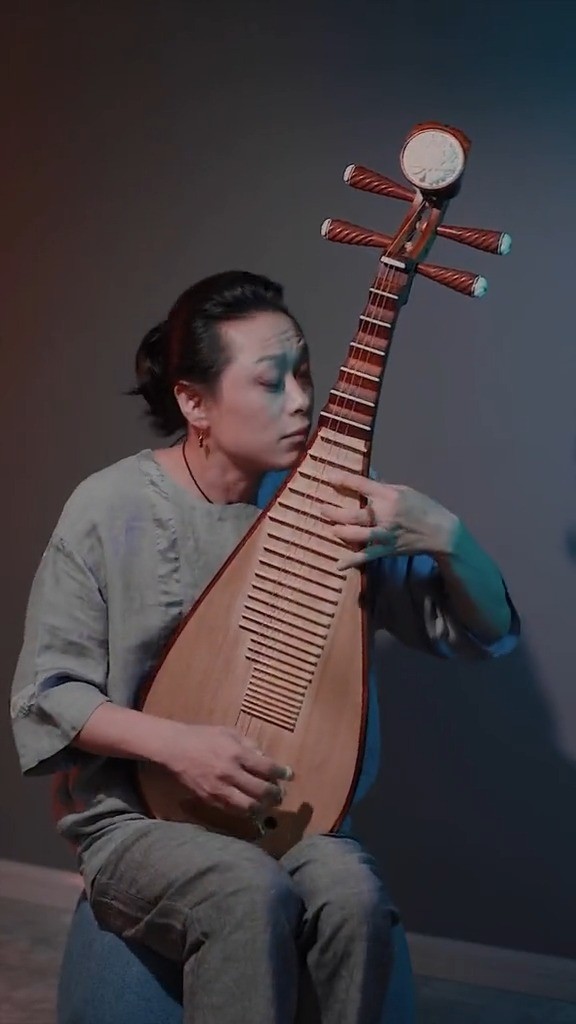 琵琶演奏《青鸟》木叶飞舞的地方,火亦生生不息