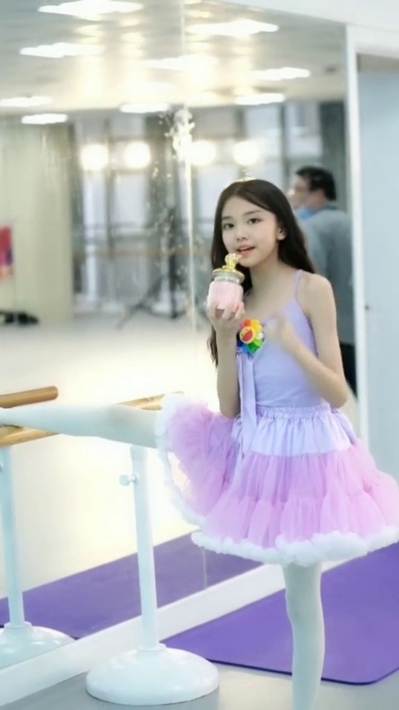 7天挑战一字马 #宋小睿 #桥边姑娘 #歌曲