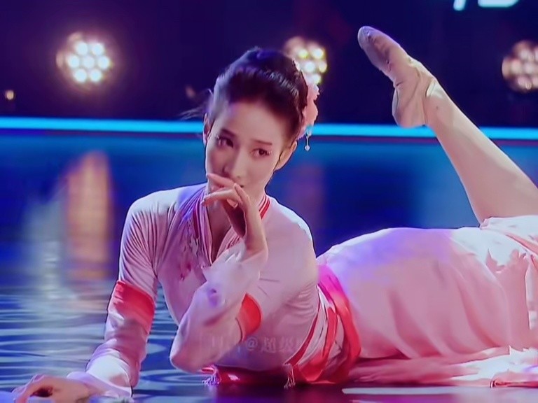 23岁舞龄18年,飞起来那一刻绝了,我和张艺兴都喜欢!