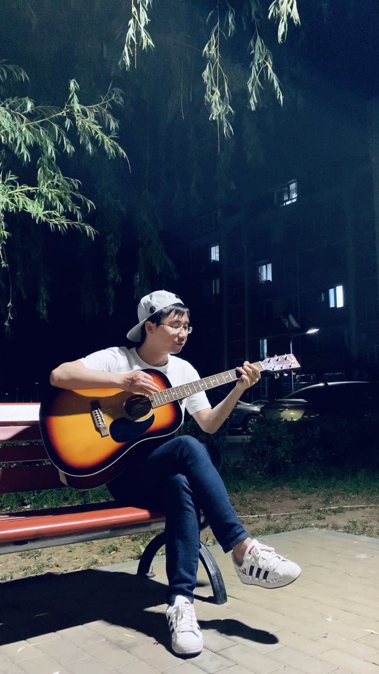 - 蹩脚的青春,羞涩的初恋,幻想的童年