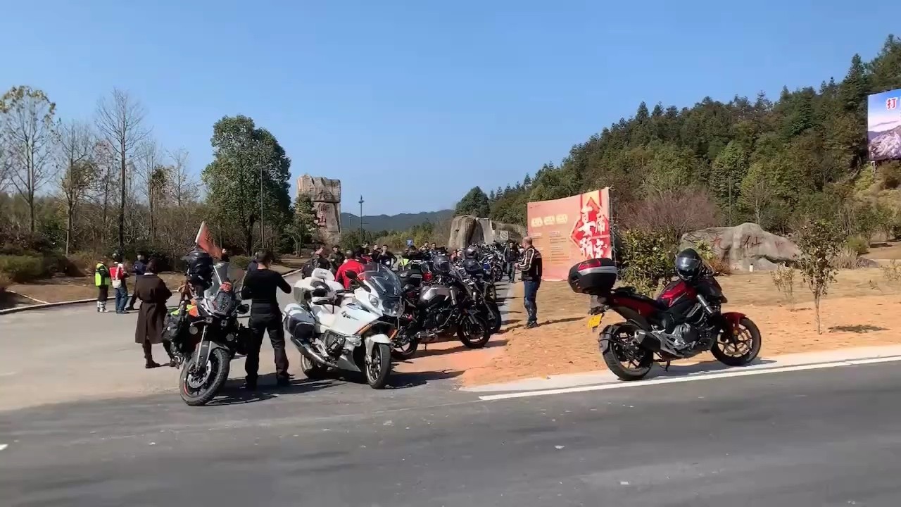  - 像我这么酷的女人，只想带你骑走天涯🏍