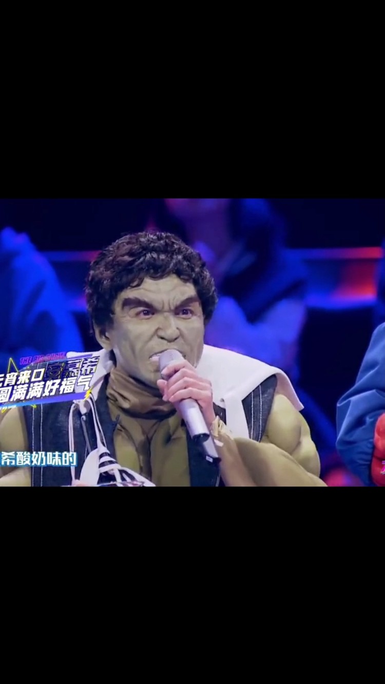  - #百变大咖秀 绿巨人来中国过元宵节！画面太美我不敢看