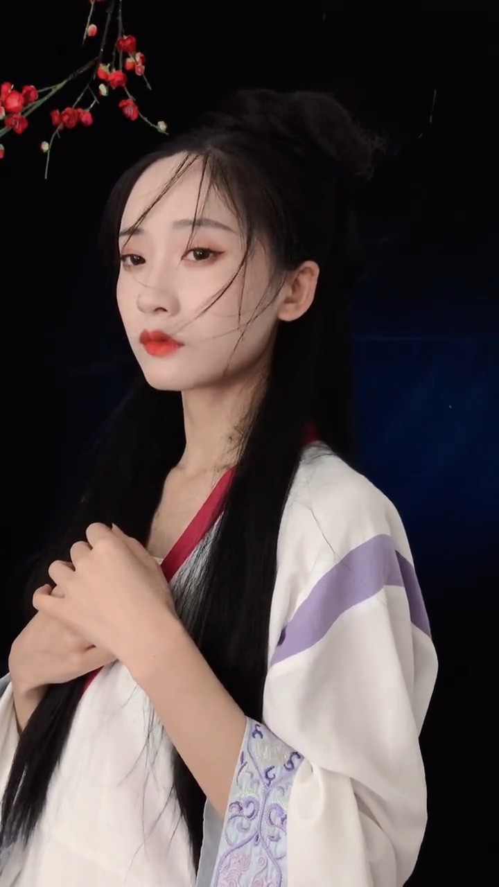 - 你转身的一瞬,我萧条的一生。