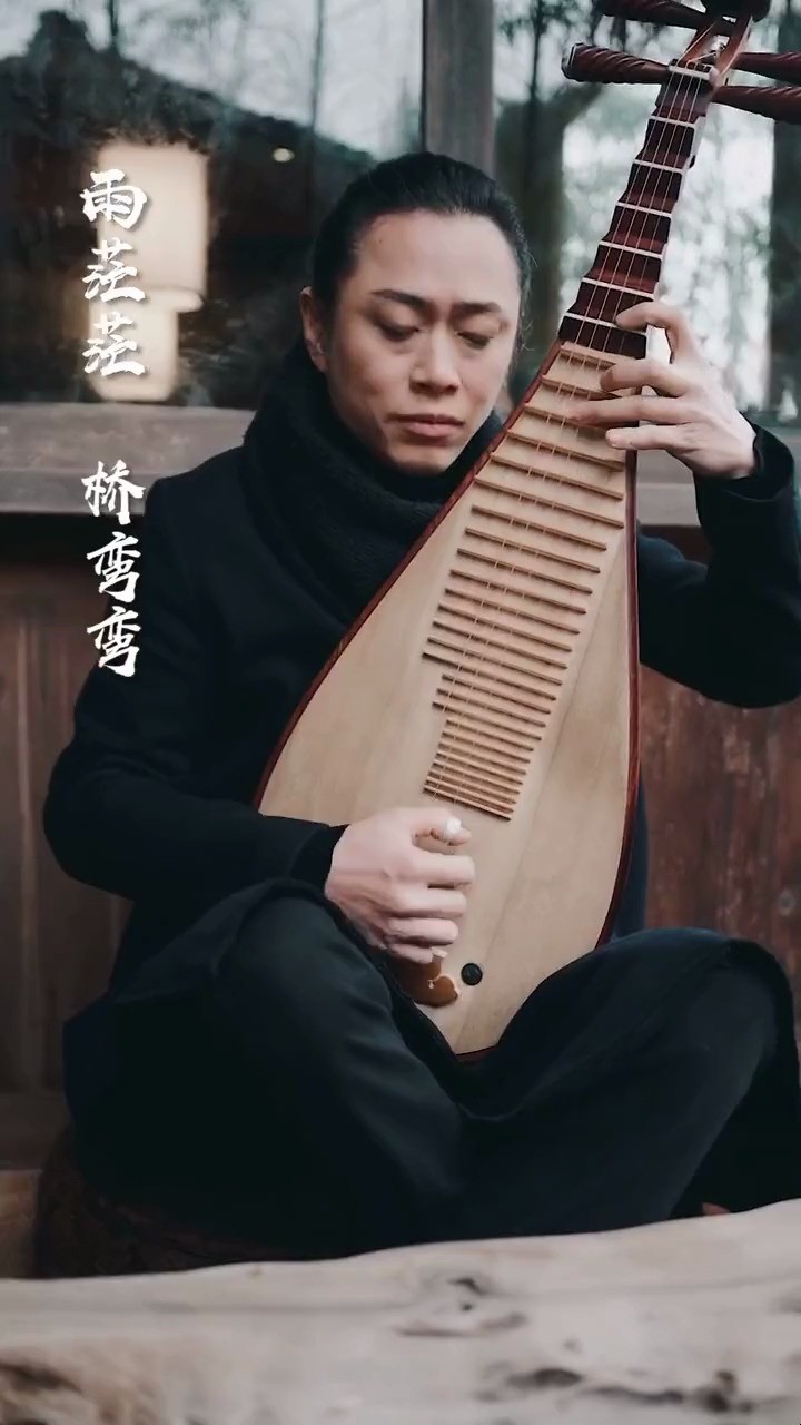 童丽一曲经典《梦江南》,歌声唯美动听,画面精美绝伦!