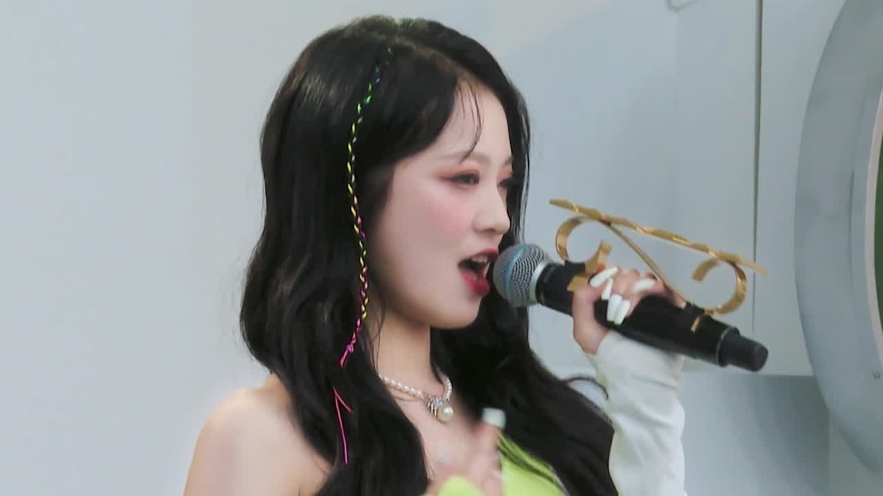  - 少年说唱企划 《小米辣》周震南害羞得不敢抬头看她