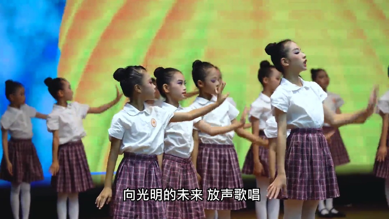 - 《张开歌声的翅膀》LIVE版 三番作词 方满琴作曲 李雨轩首唱