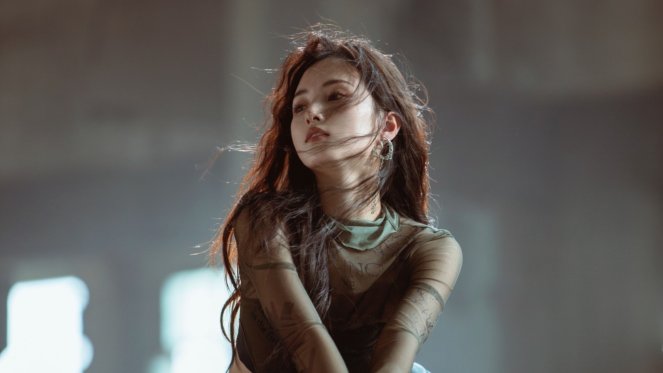  - 牛欣欣《Don't Touch》MV 勇敢拒绝感情上一切不合适的干扰和伤害