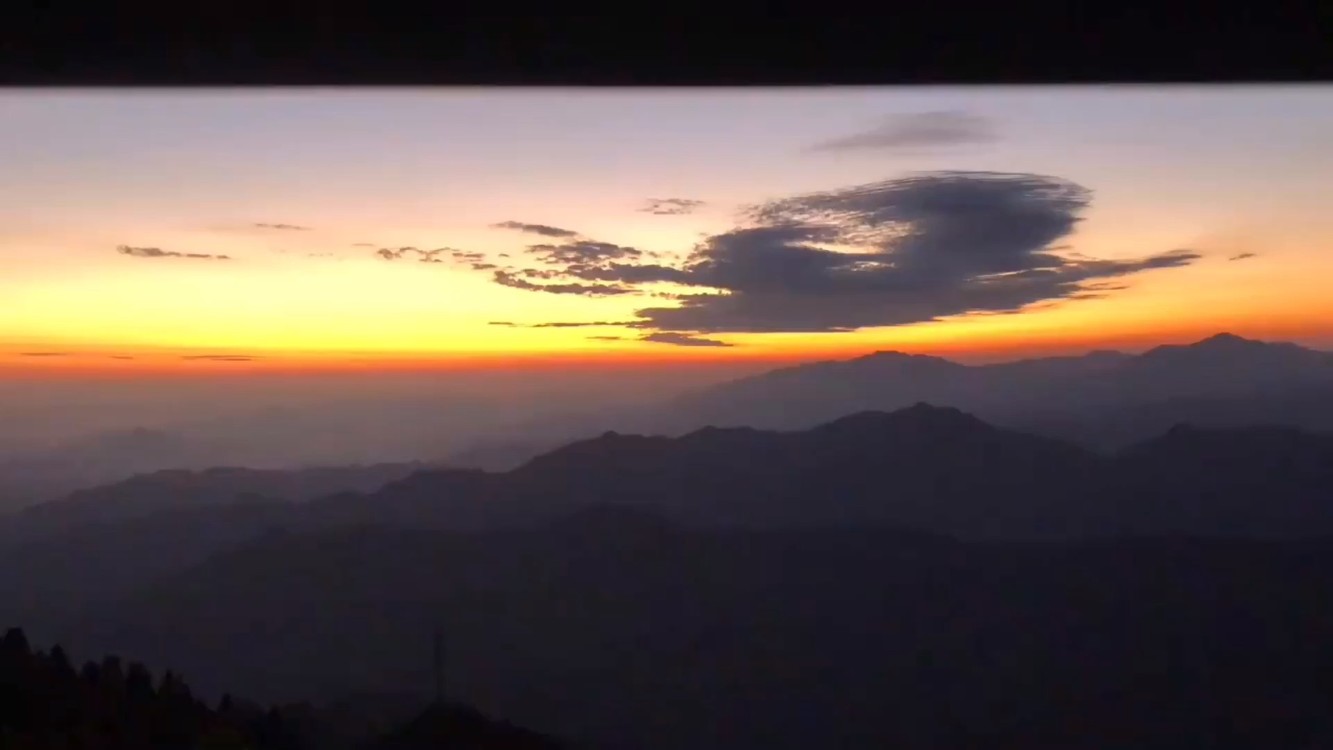  - 还是会心动吖